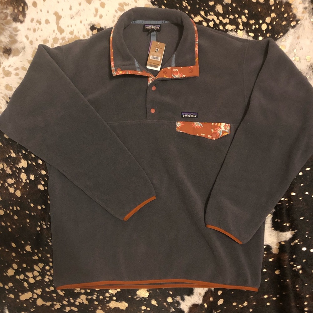 Patagonia Synchilla fleece pullover in Forge gray.